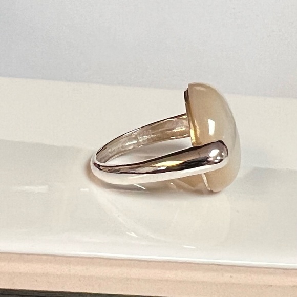 925 Sterling Silver. Shell. Ring - Picture 2 of 4